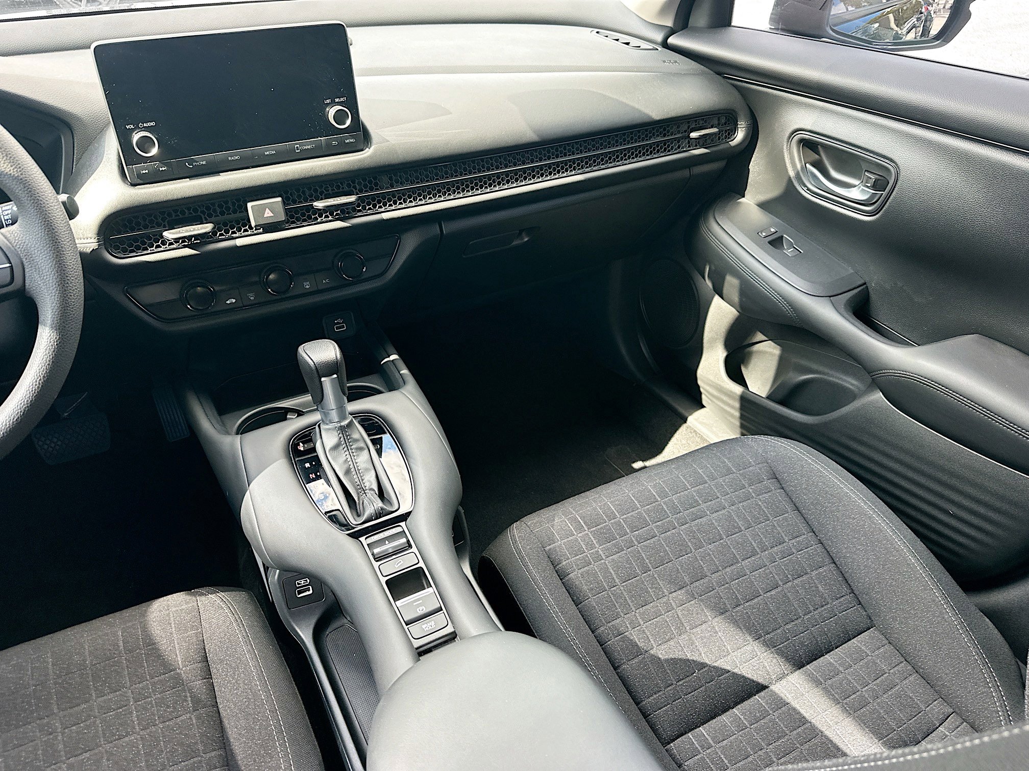 Used 2023 Honda HR-V LX image 17