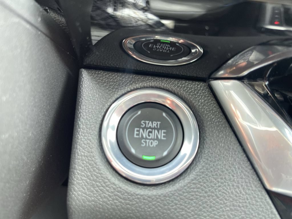 Used 2024 Buick Envista Sport Touring w/ Convenience II Package FWD image 23