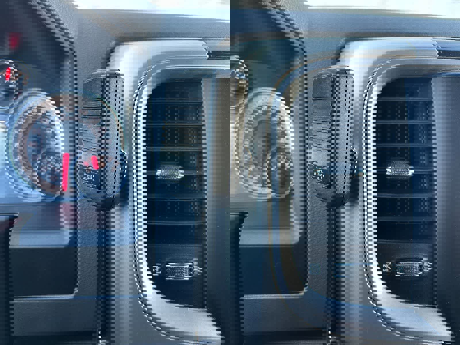 Used 2014 RAM 1500 Outdoorsman image 30