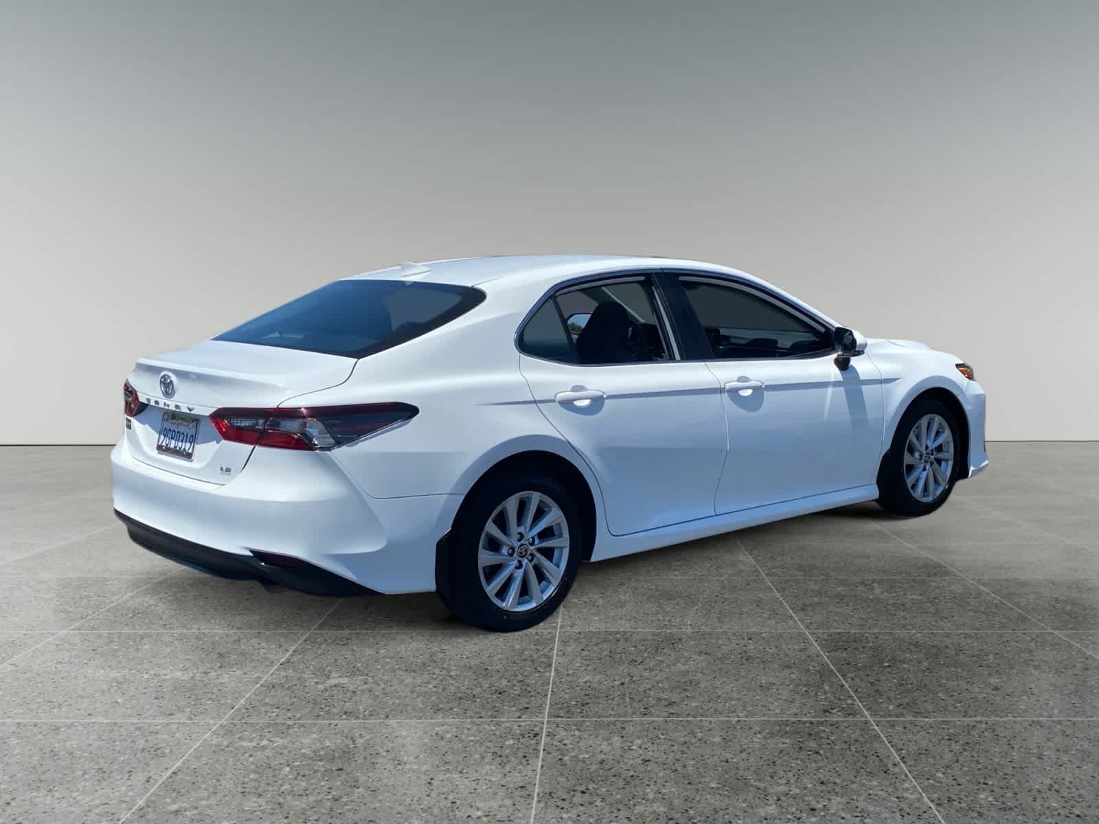 Used 2023 Toyota Camry LE w/ Convenience Package FWD image 5