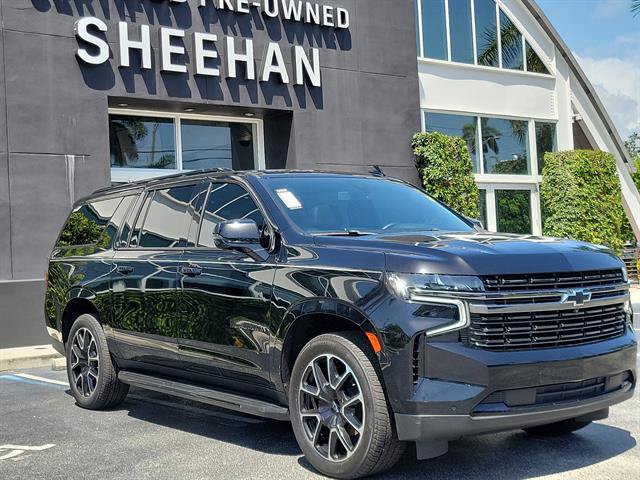 Used 2022 Chevrolet Suburban RST w/ Luxury Package RWD image 21
