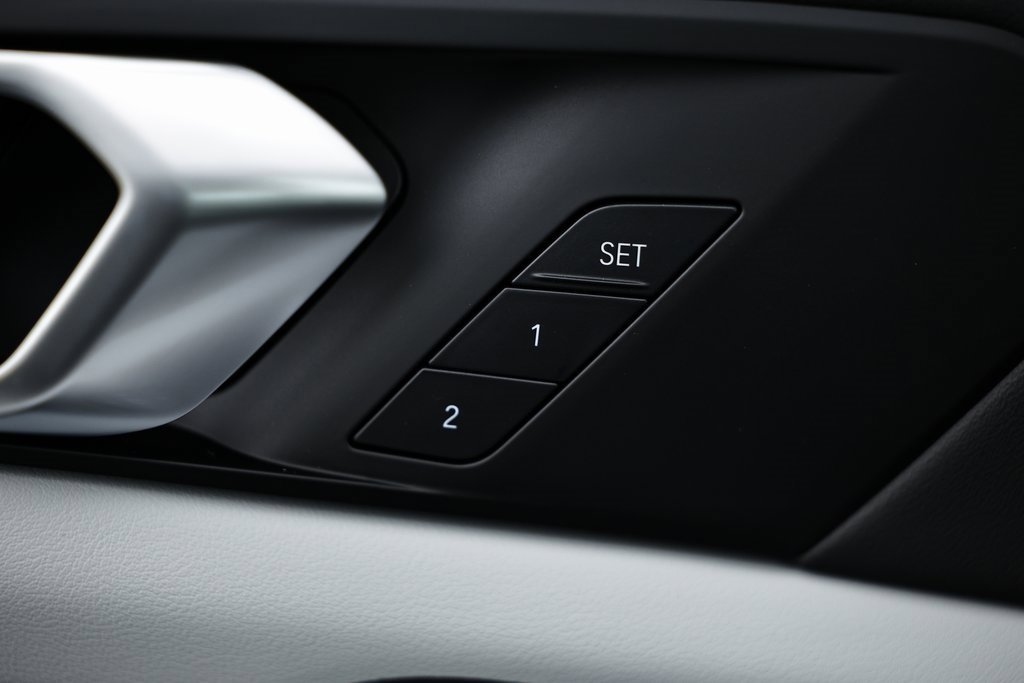 New 2026 BMW X5 xDrive40i w/ Executive Package image 16