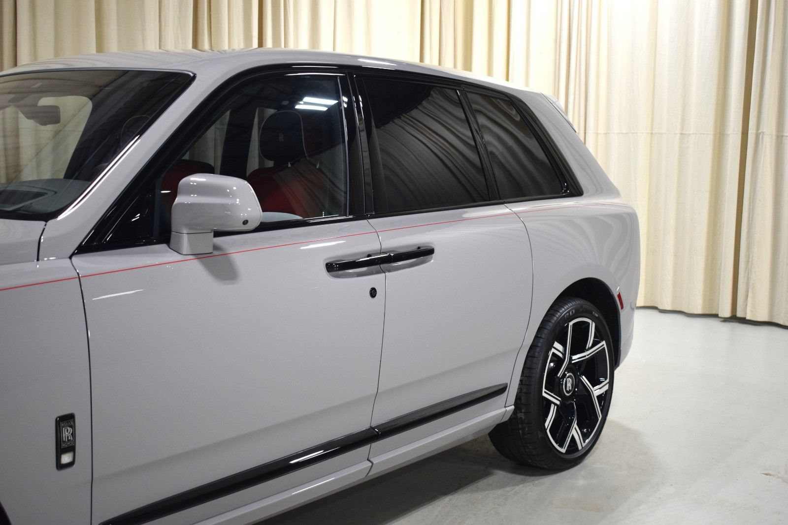 New 2026 Rolls-Royce Cullinan Black Badge AWD/4WD image 5