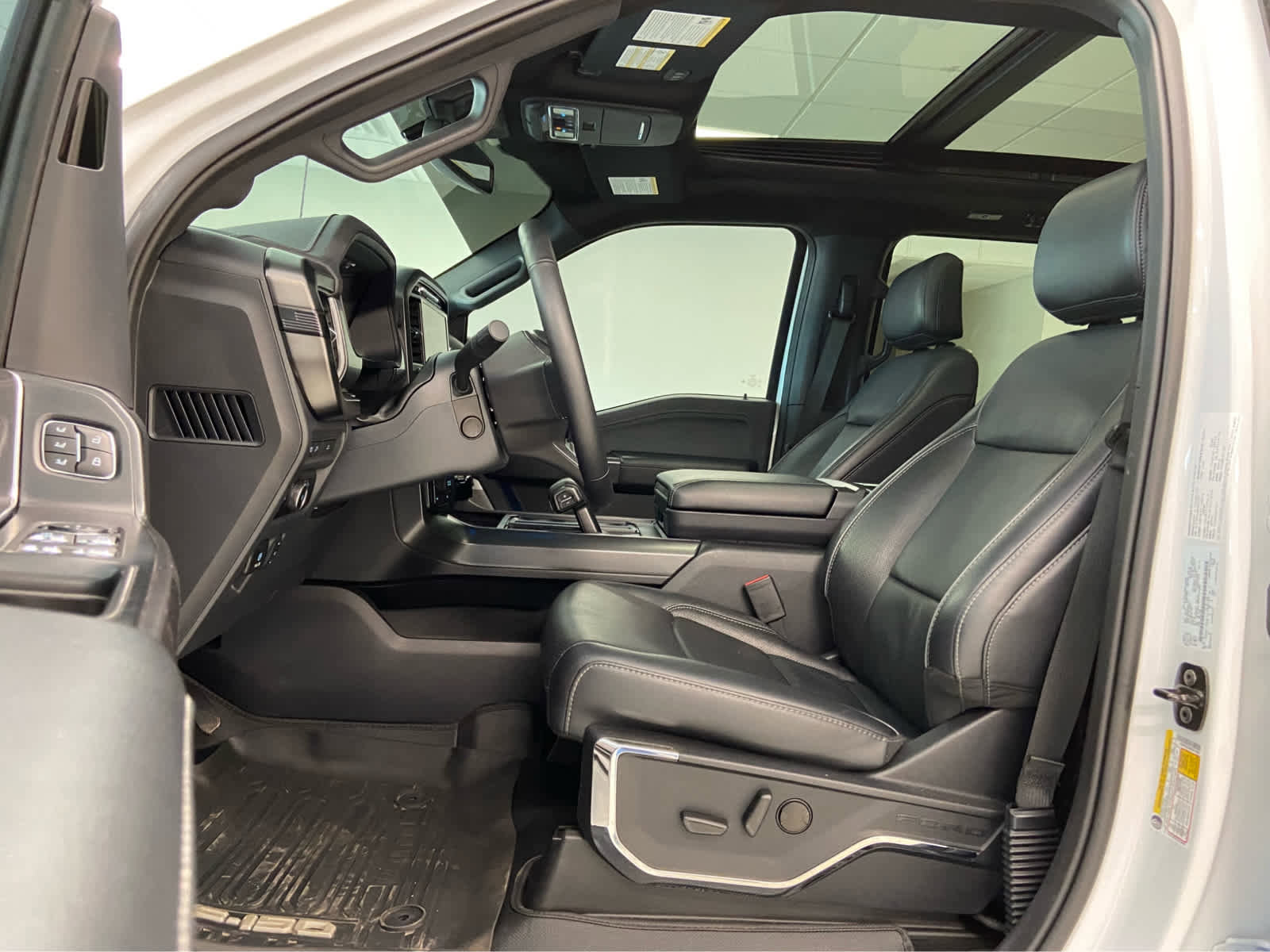 Used 2024 Ford F150 Lariat w/ Bed Utility Package image 18