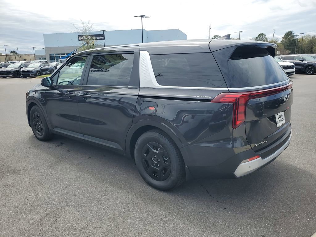 New 2026 Kia Carnival FWD image 3