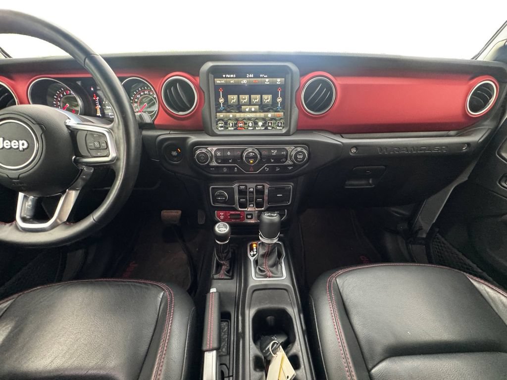 Used 2018 Jeep Wrangler Unlimited Rubicon w/ Dual Top Group AWD/4WD image 12