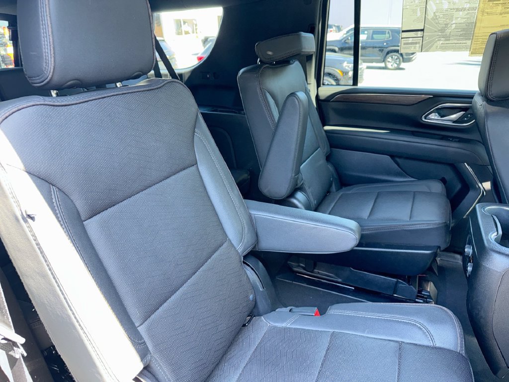 Used 2024 Chevrolet Suburban High Country AWD/4WD image 29