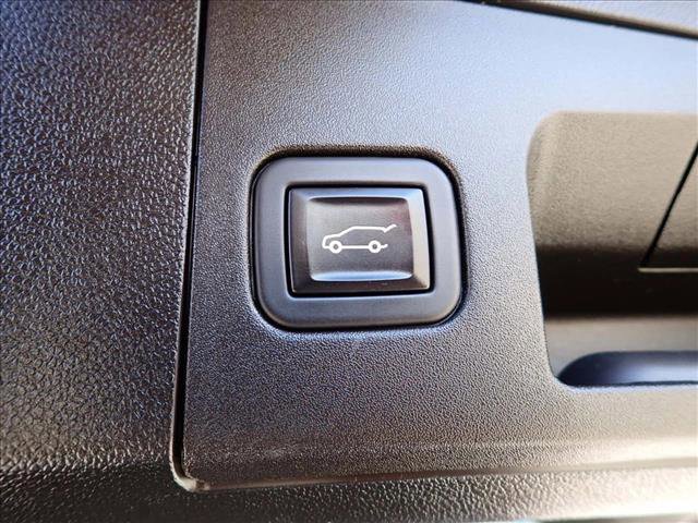 Used 2023 Cadillac XT4 Premium Luxury image 9