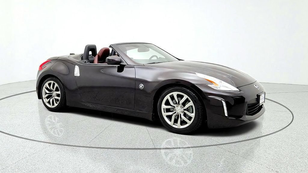 Used 2014 Nissan 370Z Touring w/ Navigation Package RWD image 3