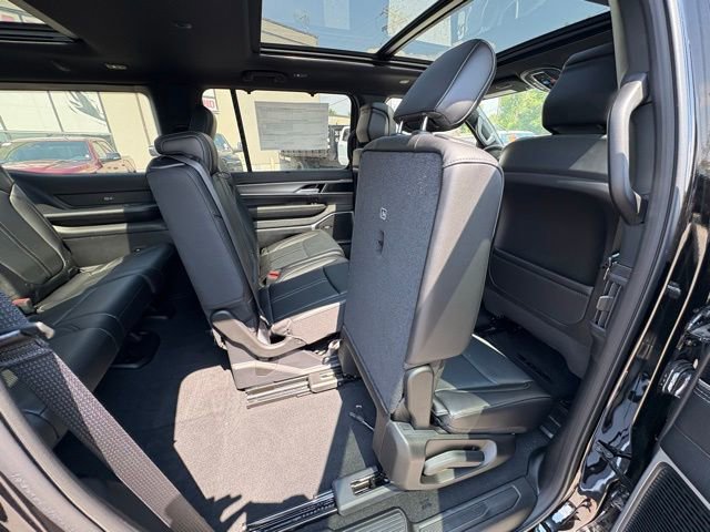 New 2025 Jeep Wagoneer 4WD w/ Convenience Group I image 30