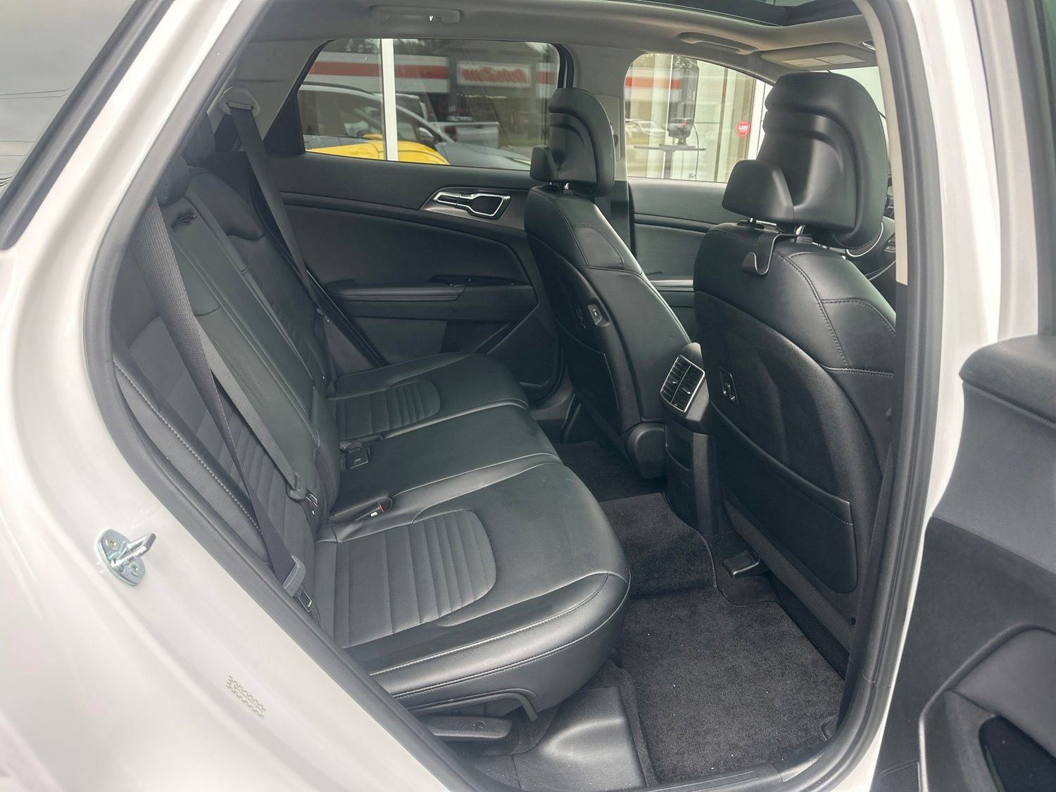 Used 2023 Kia Sportage SX FWD image 11