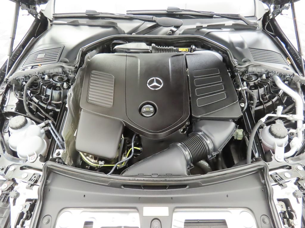Used 2025 Mercedes-Benz C 300 Sedan image 29