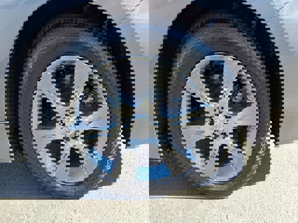 Used 2016 Toyota Sienna L image 16