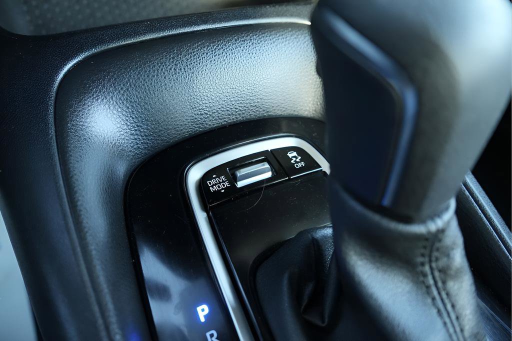 Used 2024 Toyota Corolla SE image 32