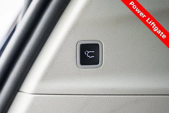 Certified 2019 Chrysler Pacifica Limited FWD image 19