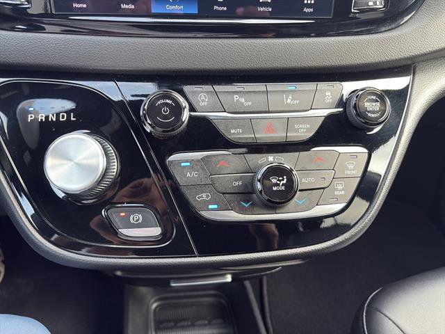 Used 2025 Chrysler Pacifica Select FWD image 26