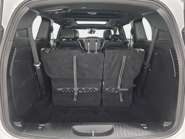 Used 2023 Chrysler Pacifica Touring-L w/ Uconnect Theater Family Group image 34