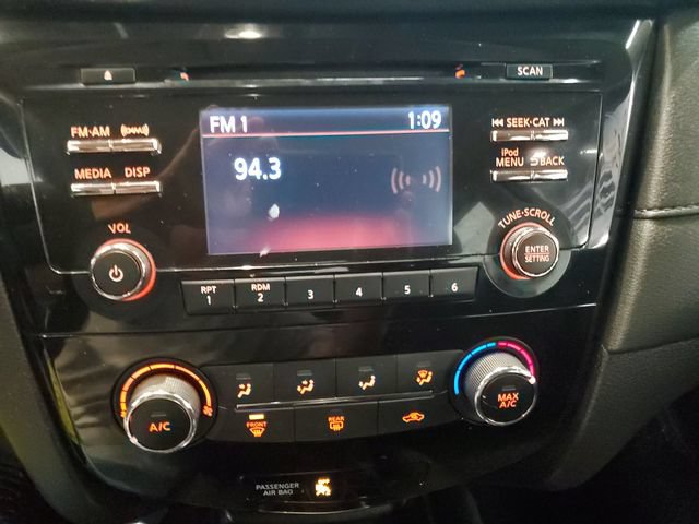 Used 2017 Nissan Rogue S AWD/4WD image 21