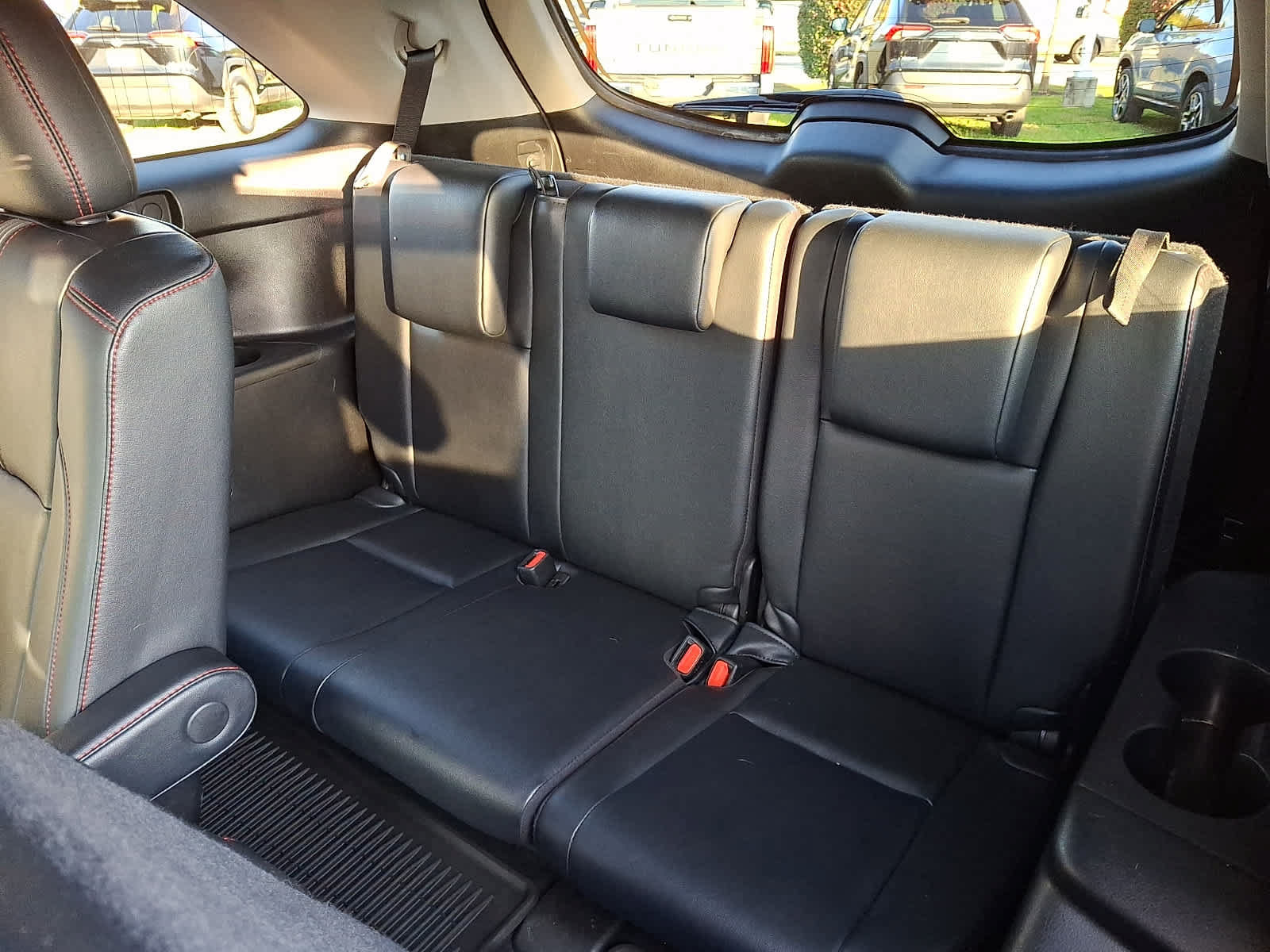 Used 2019 Toyota Highlander SE AWD/4WD image 13