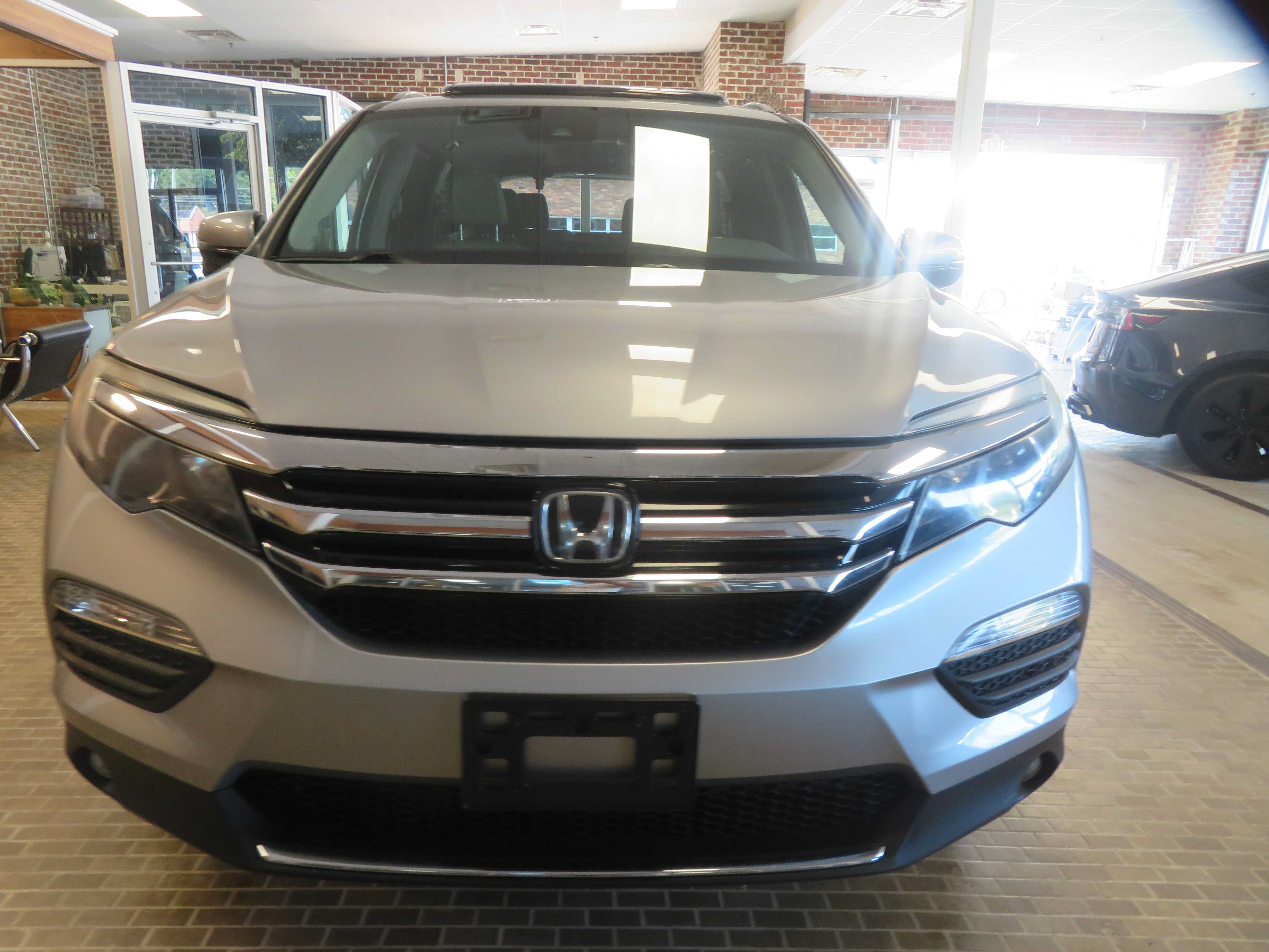 Used 2017 Honda Pilot Touring image 62