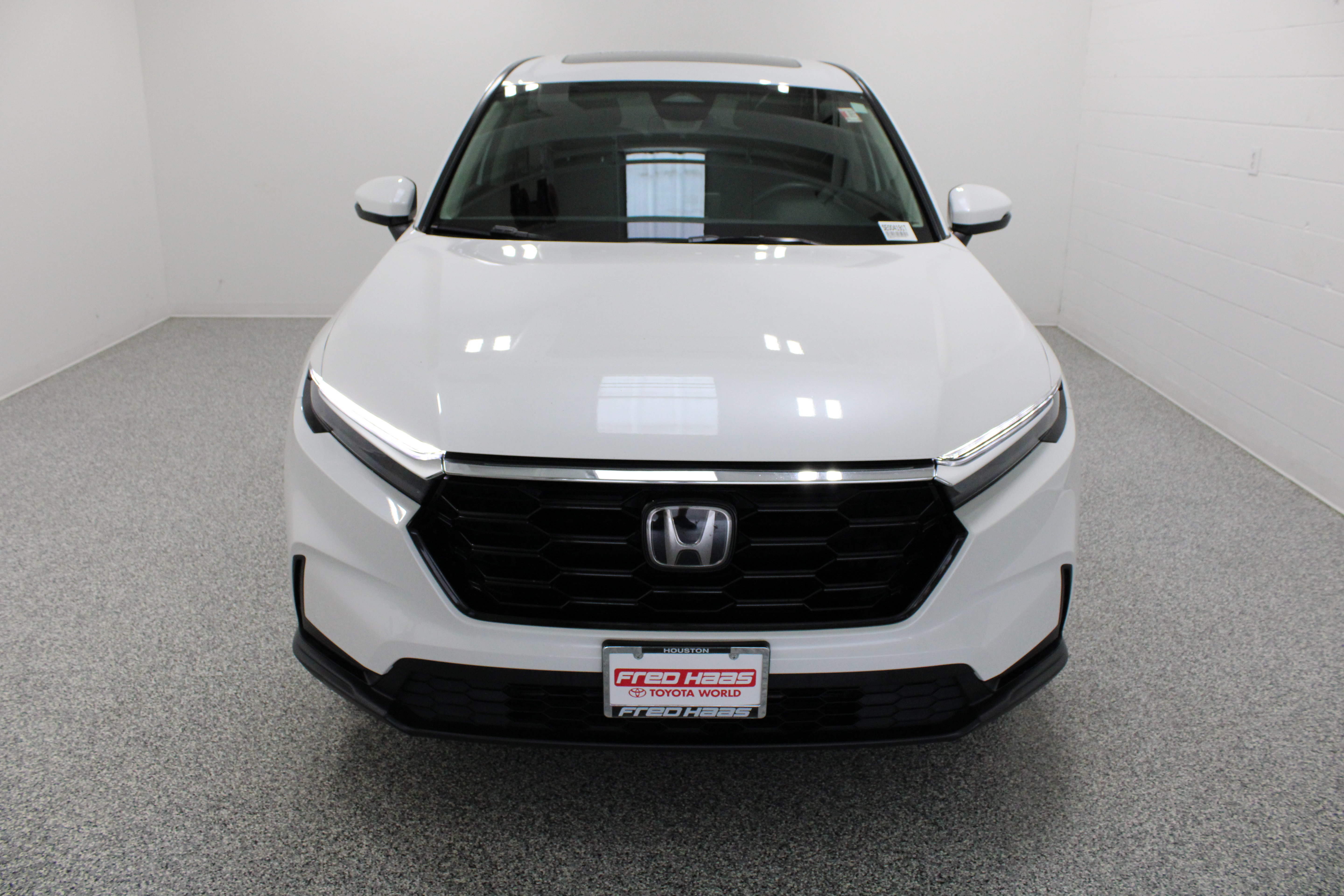 Used 2025 Honda CR-V EX image 3