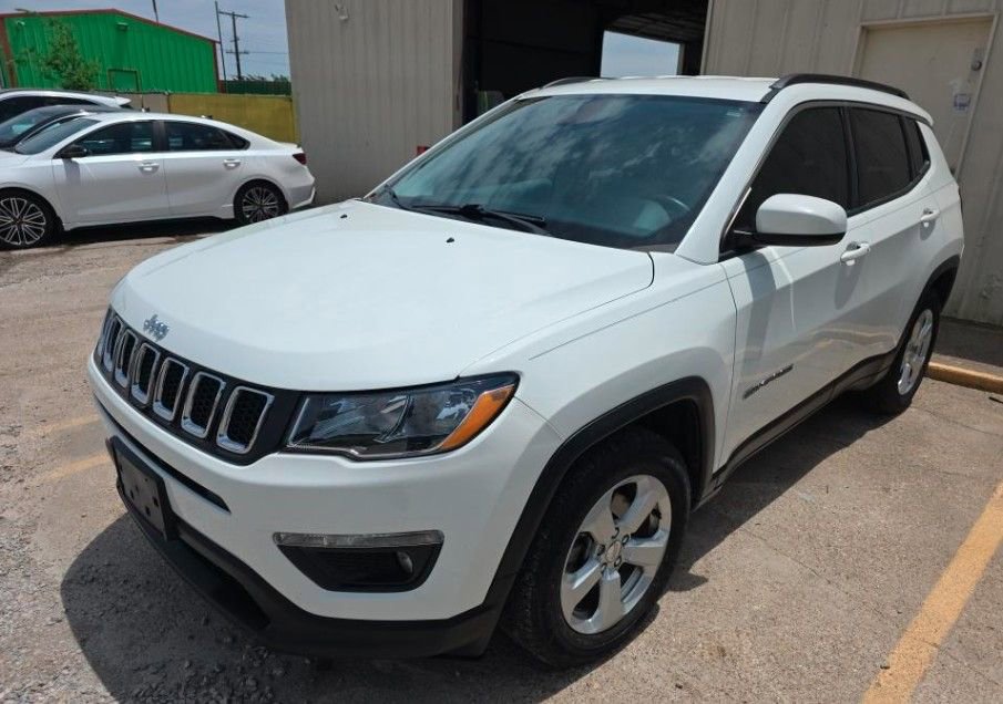 Used 2017 Jeep Compass Latitude FWD image 1