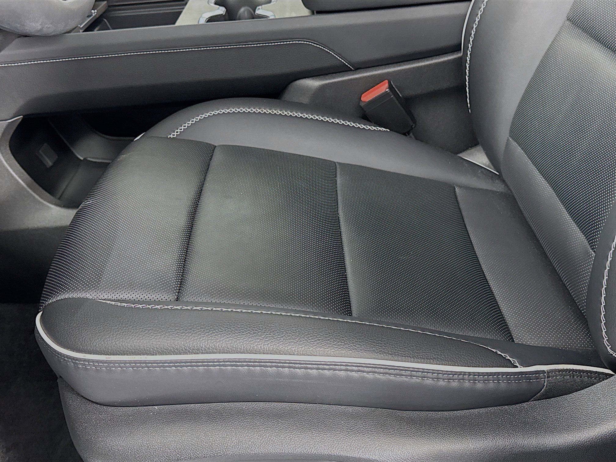 Used 2024 GMC Acadia Denali image 20