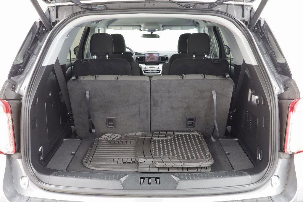 Used 2024 Ford Explorer XLT image 17