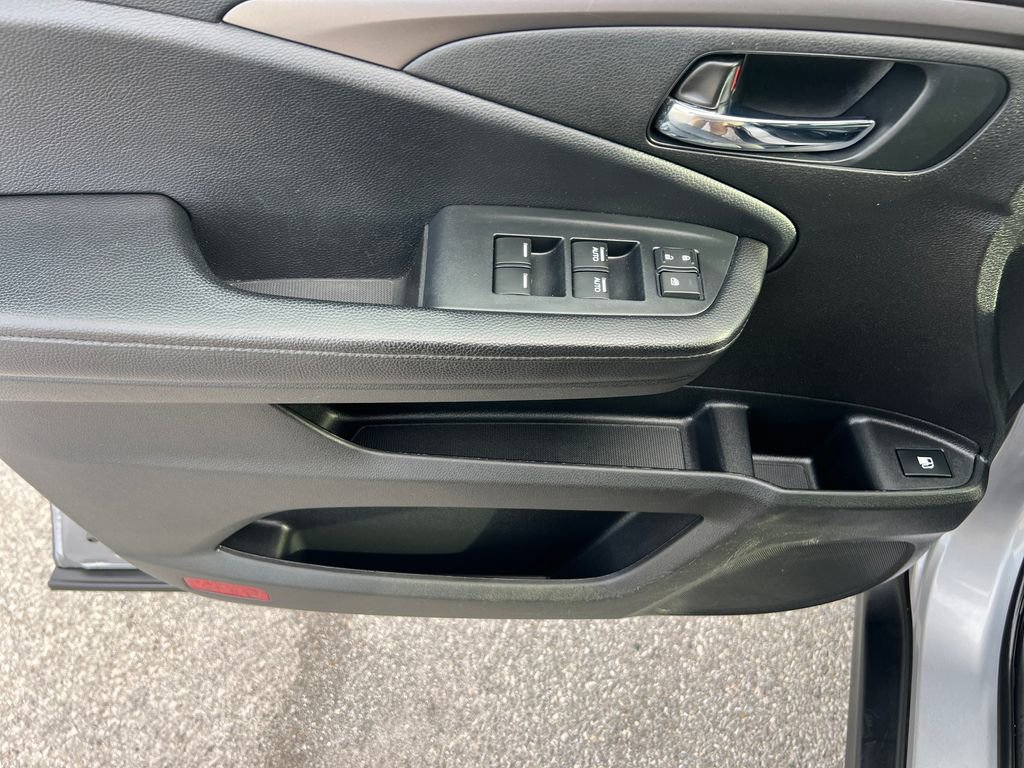 Used 2021 Honda Passport Sport image 10