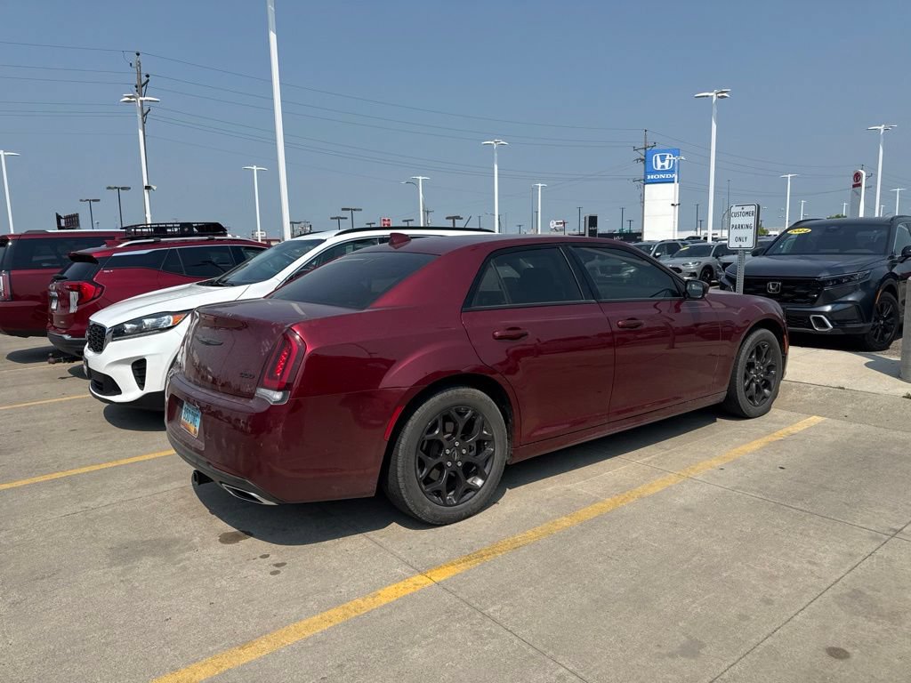 Used 2022 Chrysler 300 Touring L w/ Popular Equipment Group AWD/4WD image 5