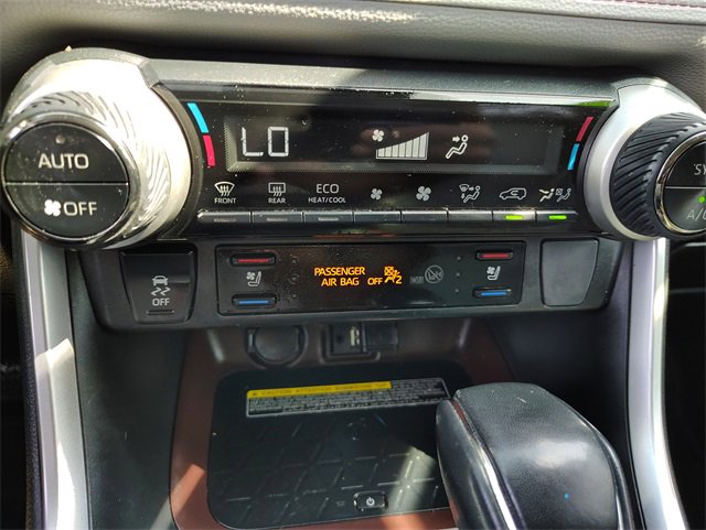 Used 2019 Toyota RAV4 Limited image 23