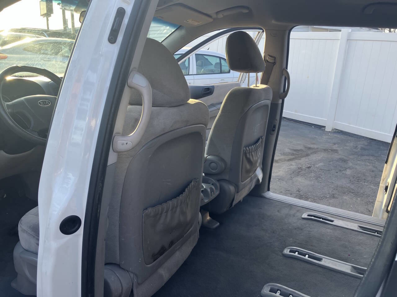 Used 2008 Kia Sedona w/ Convenience Pkg image 23