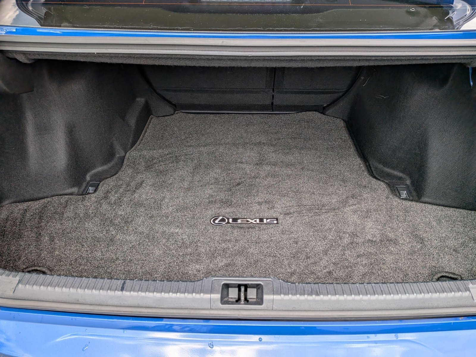 Used 2023 Lexus IS 300 w/ Comfort Package RWD image 9