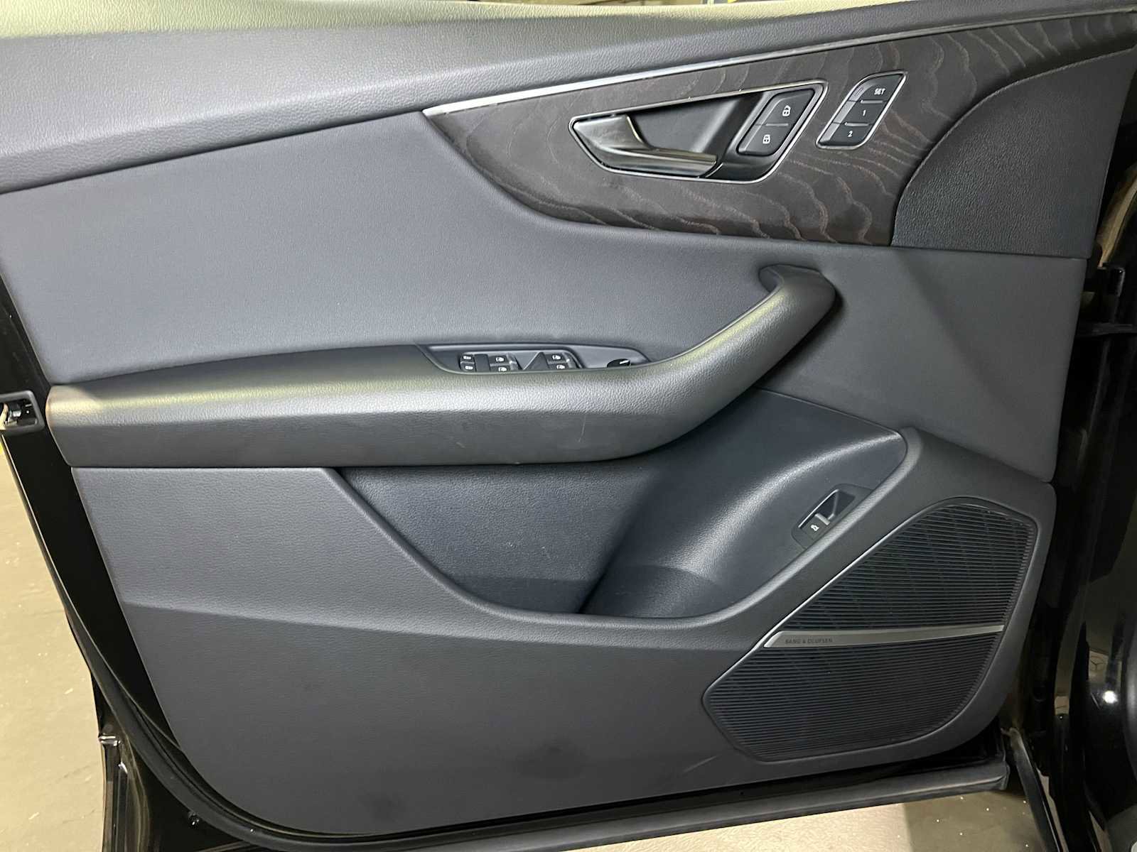 Used 2022 Audi Q8 Premium Plus w/ Premium Plus Package image 58