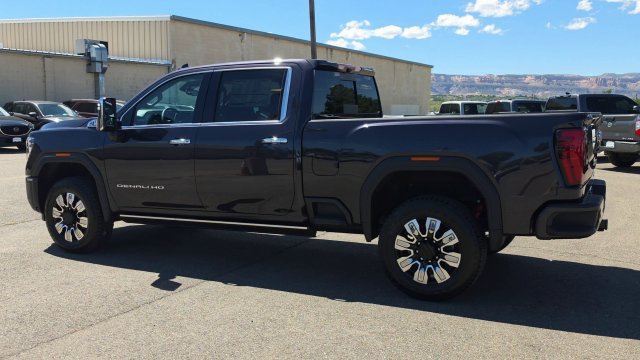New 2026 GMC Sierra 3500 Denali w/ Denali Reserve Package AWD/4WD image 7