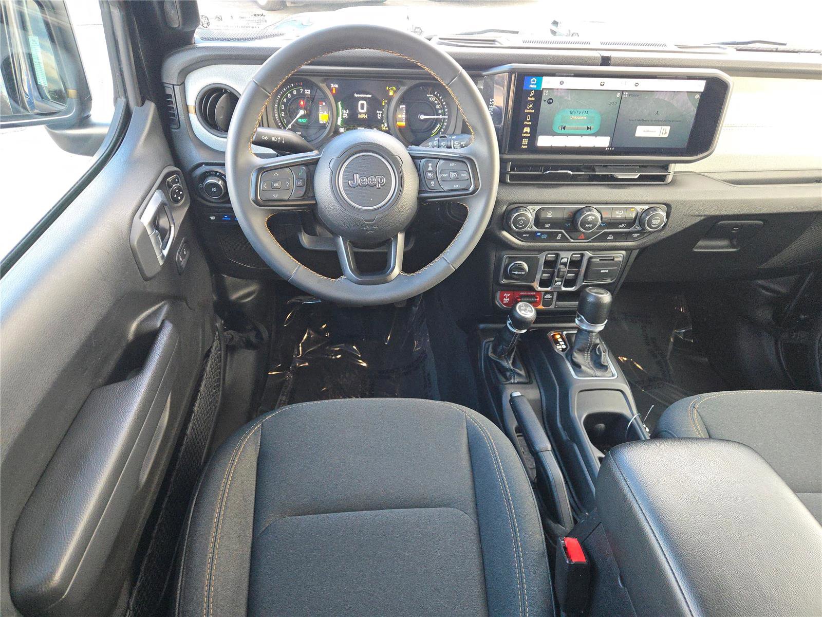 Used 2024 Jeep Wrangler Willys AWD/4WD image 22
