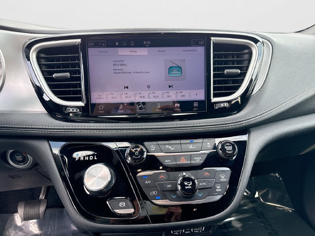 Used 2024 Chrysler Pacifica Touring FWD image 25