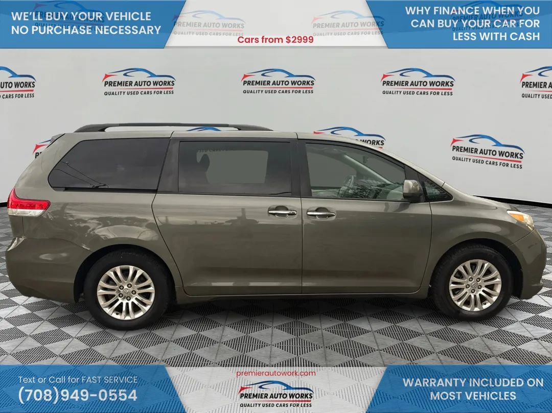Used 2011 Toyota Sienna XLE w/ XLE Navigation Pkg FWD image 8