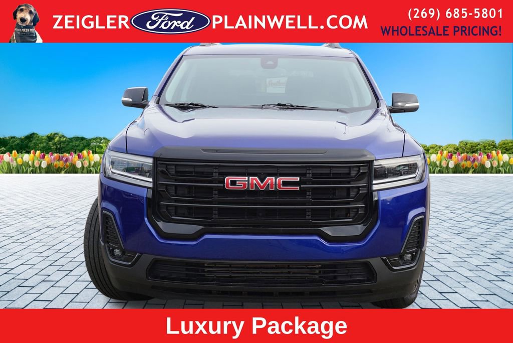 Used 2023 GMC Acadia SLT w/ Elevation Edition image 8