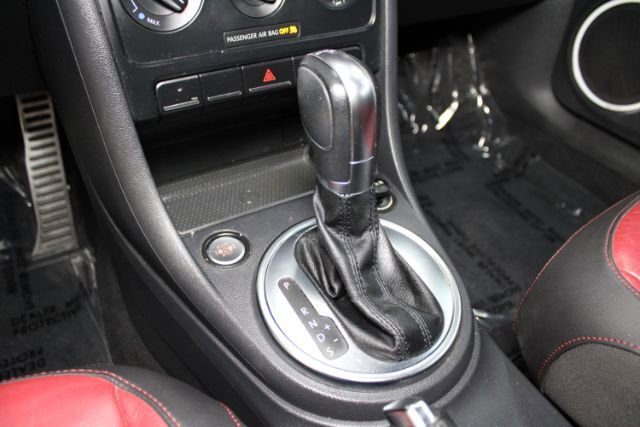 Used 2012 Volkswagen Beetle 2.0T FWD image 15