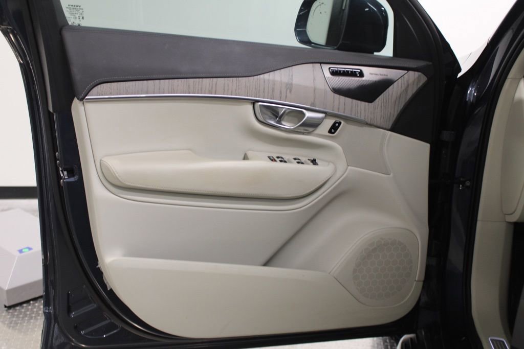 Used 2024 Volvo XC90 B6 Ultimate w/ Lounge Package image 13