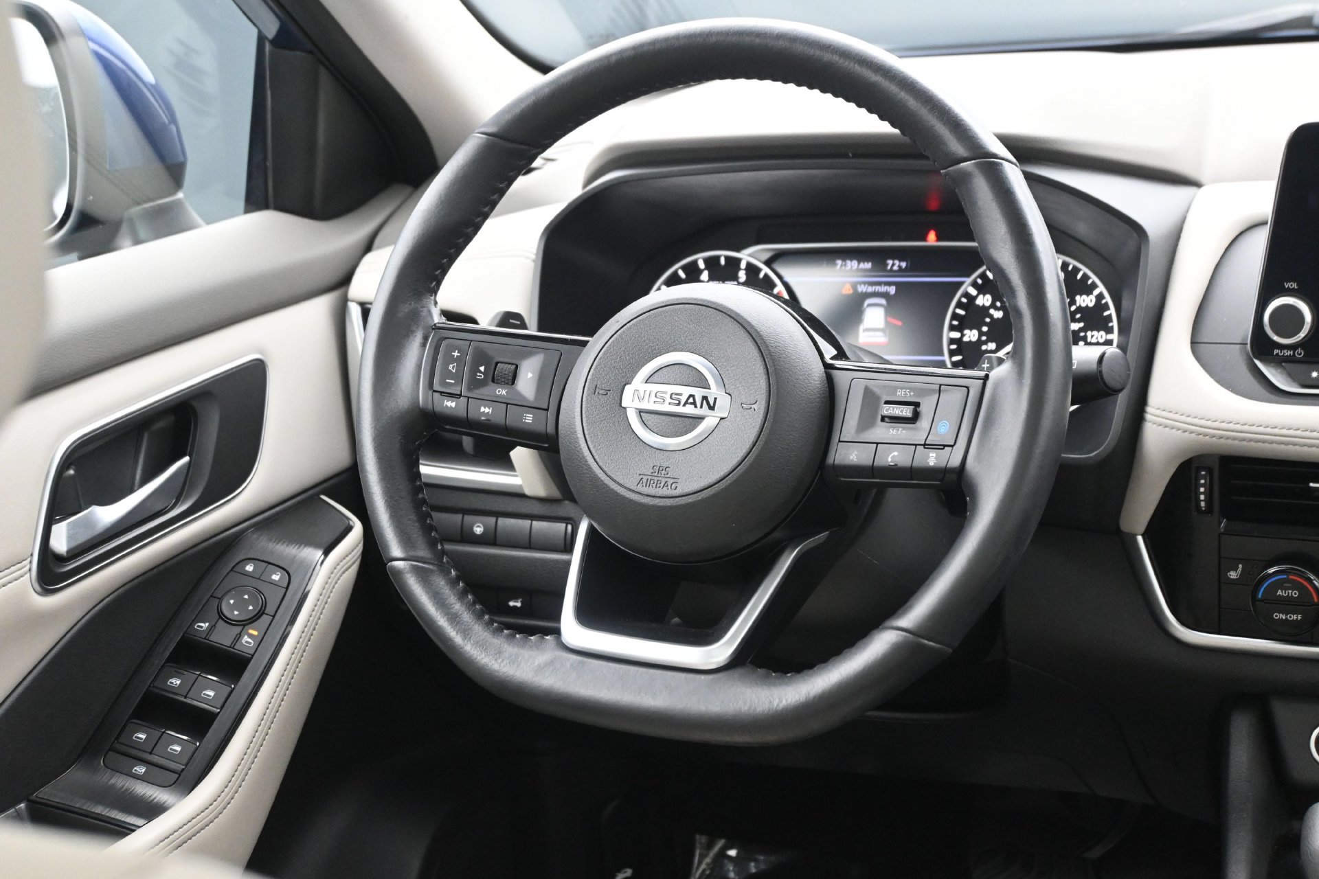Used 2021 Nissan Rogue SV w/ Premium Package AWD/4WD image 16
