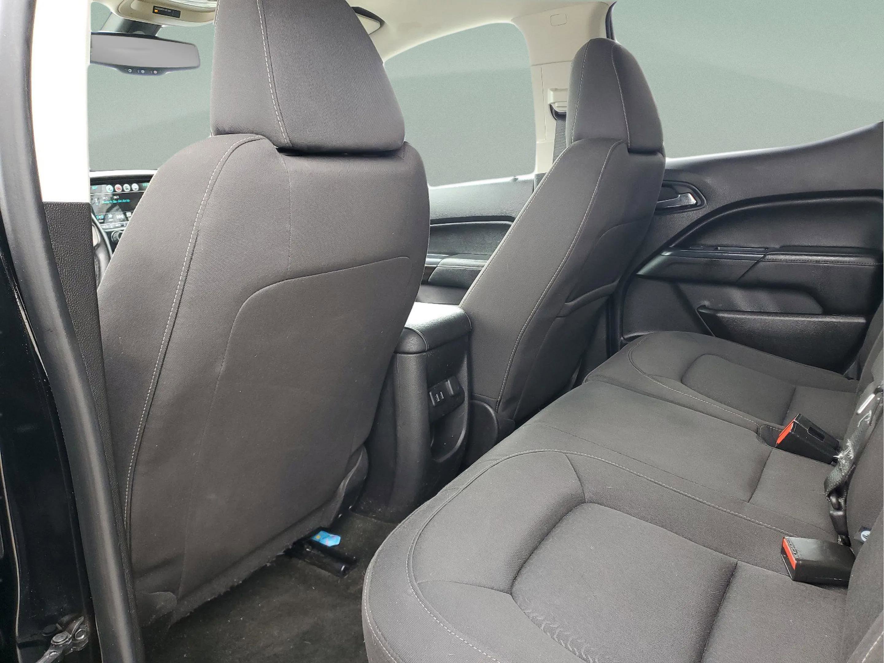 Used 2017 GMC Canyon SLE w/ Nightfall Edition image 5