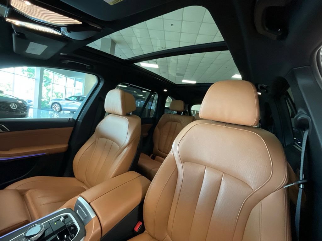 Used 2022 BMW X5 xDrive40i w/ Luxury Seating Package AWD/4WD image 10