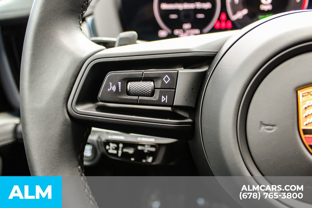 Used 2025 Porsche Panamera 4 image 27