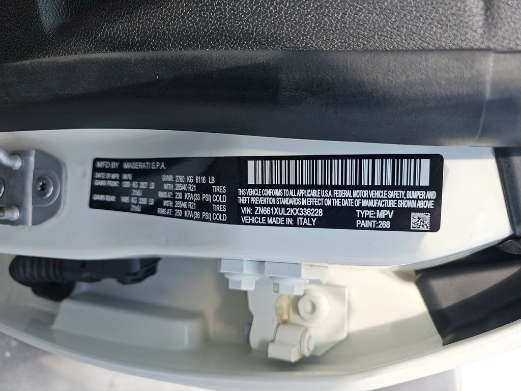 Used 2019 Maserati Levante GranLusso AWD/4WD image 33