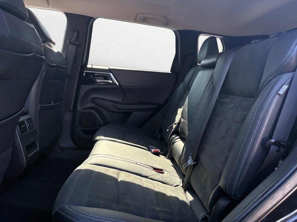 Used 2022 Mitsubishi Outlander SE image 10