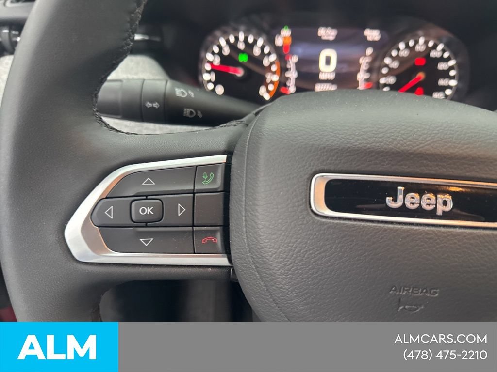 Used 2025 Jeep Compass Latitude AWD/4WD image 21