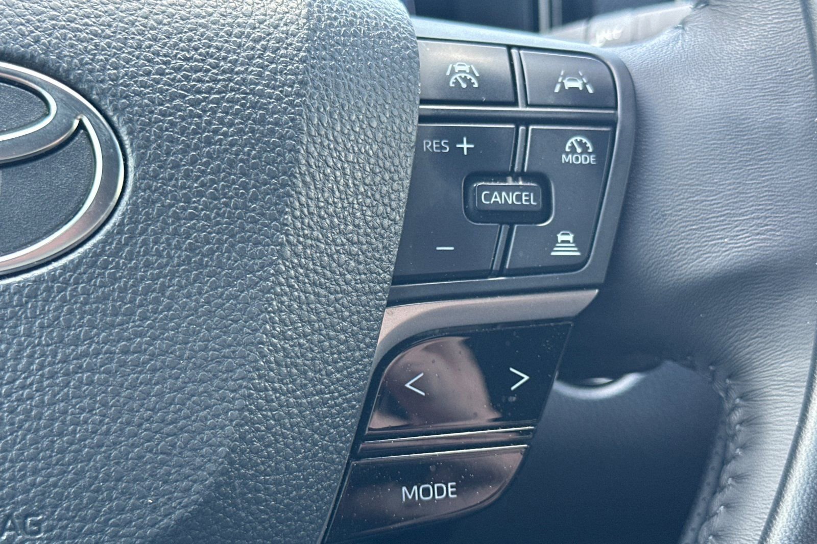 Used 2025 Toyota Camry XSE AWD/4WD image 35
