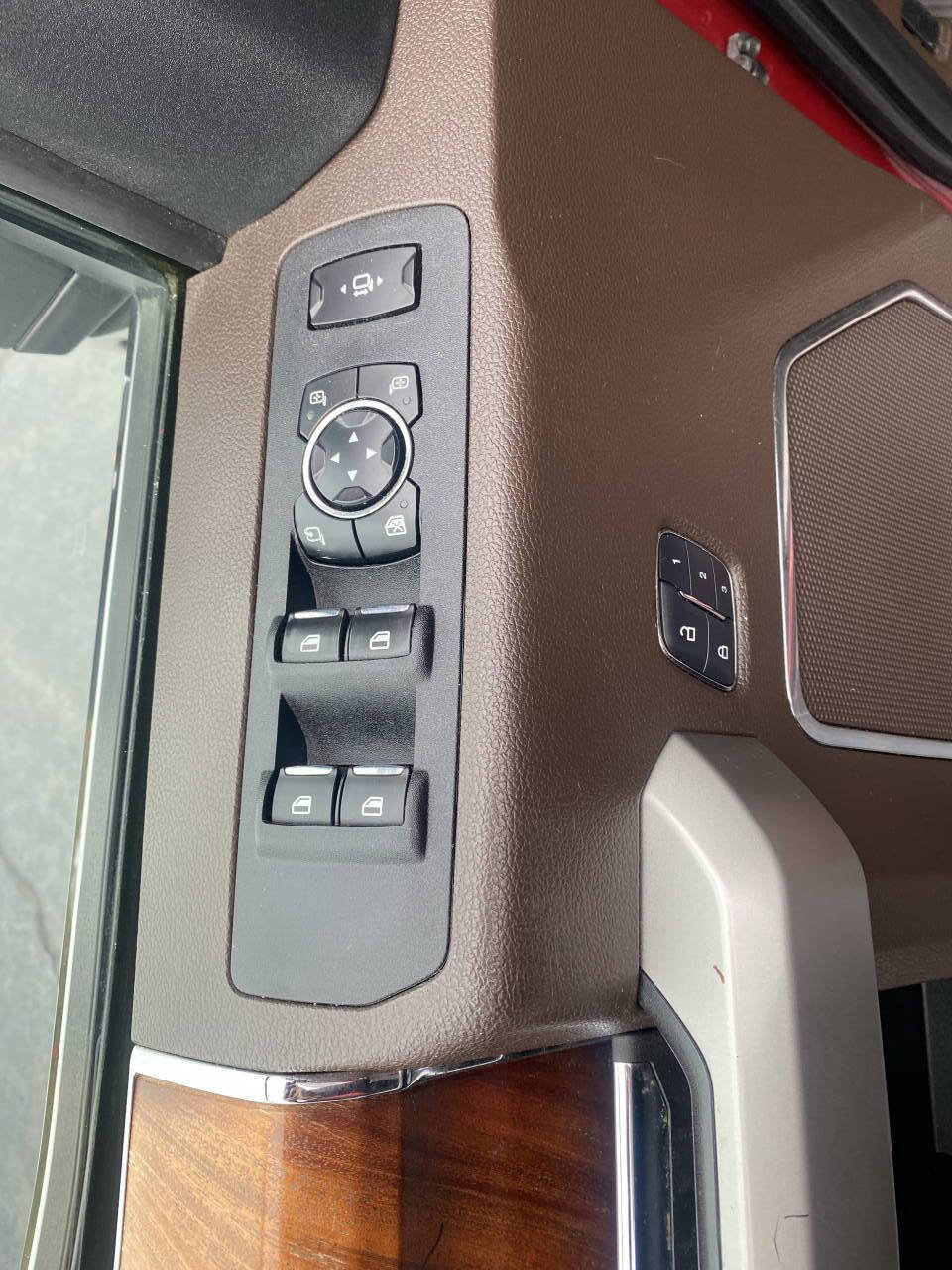 Used 2017 Ford F250 King Ranch w/ FX4 Off-Road Package image 17